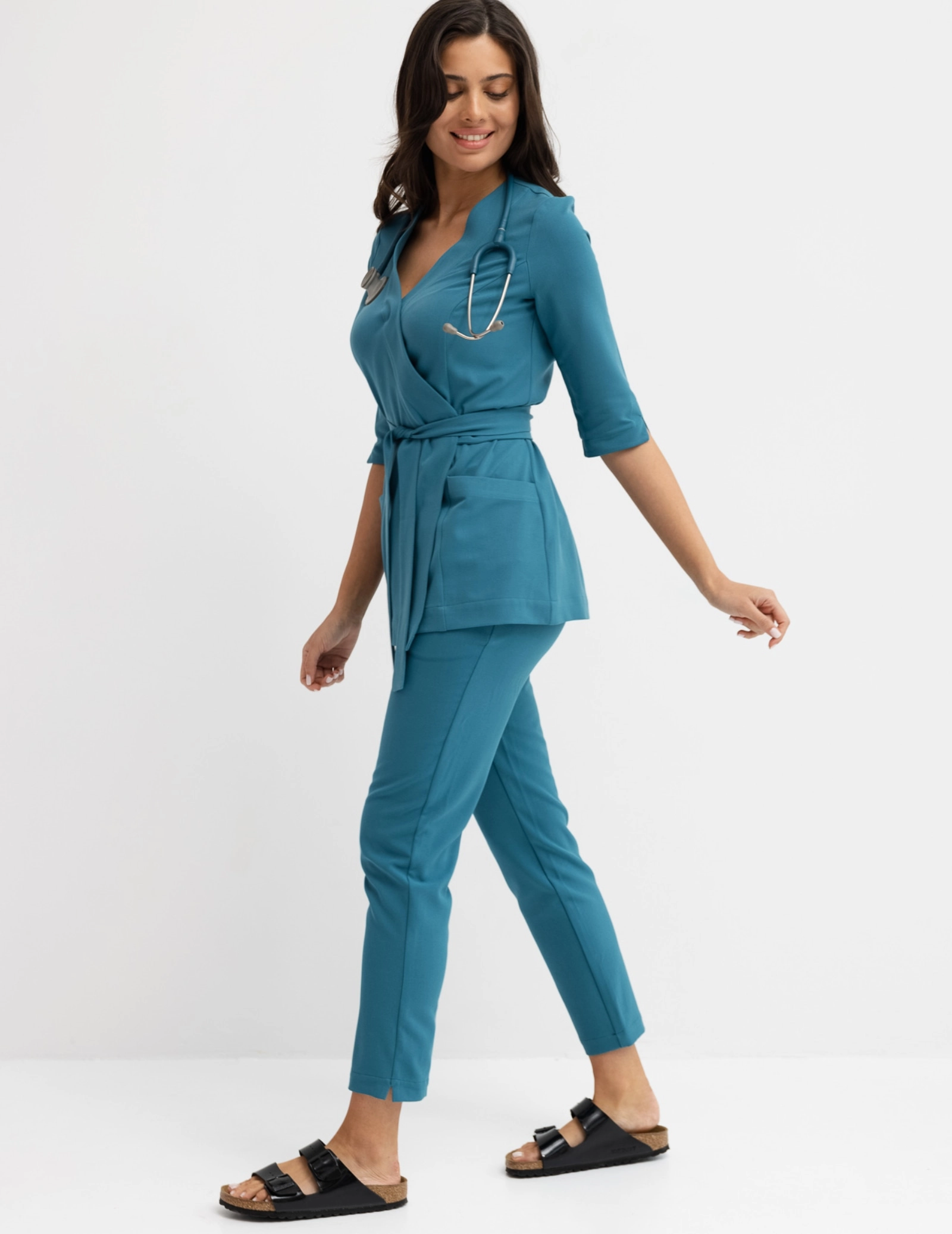 Bluza medyczna wiązana Rosalie - WOODROSE Bluza medyczna wiązana Rosalie - WOODROSE
