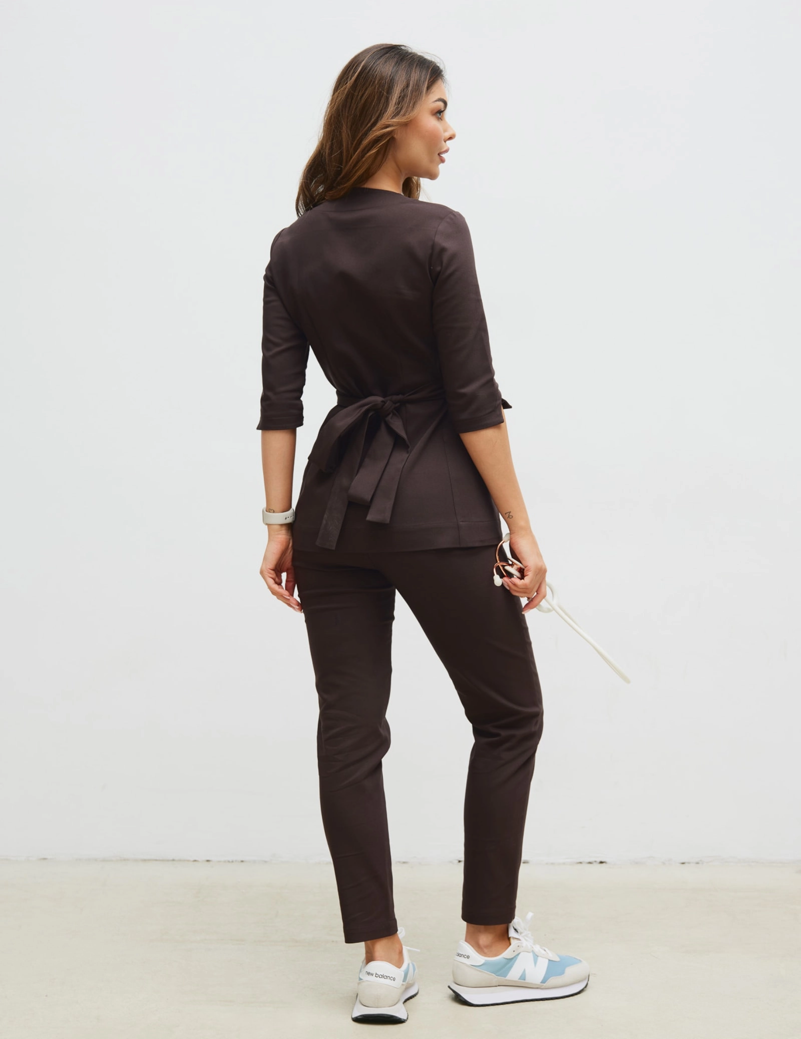 Bluza medyczna wiązana Rosalie - WOODROSE