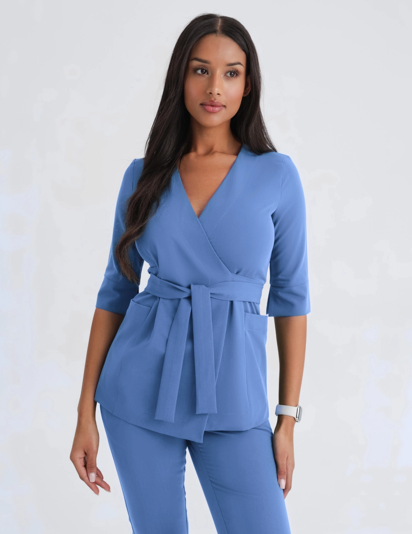 Bluza medyczna wiązana Rosalie - WOODROSE