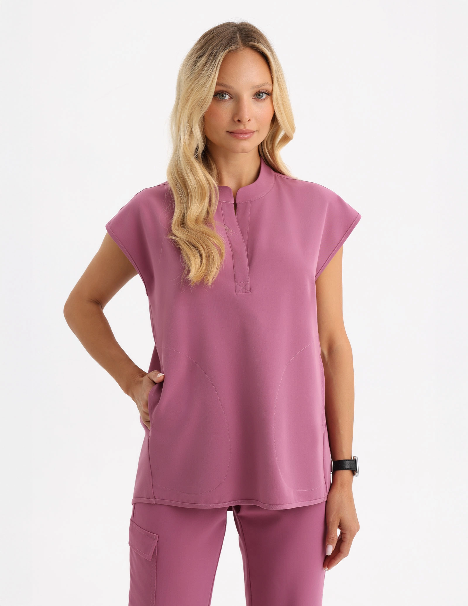 Bluza Medyczna Khloe - BERRY SHAKE Bluza Medyczna Khloe - BERRY SHAKE