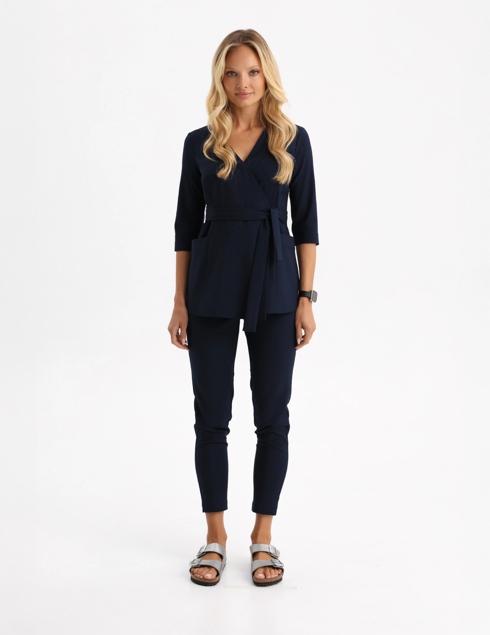 Bluza medyczna wiązana Rosalie - WOODROSE