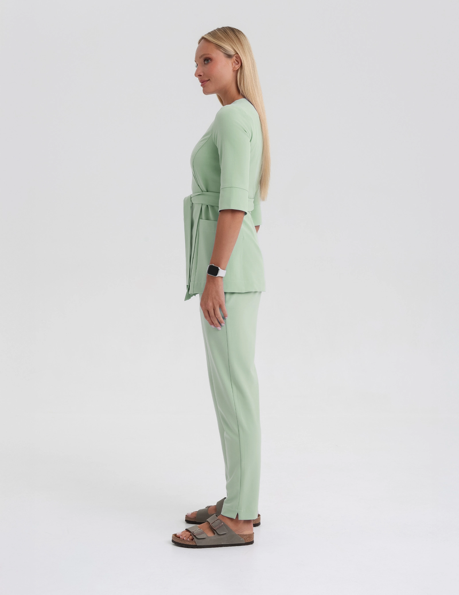 Bluza medyczna wiązana Rosalie - MATCHA LATTE