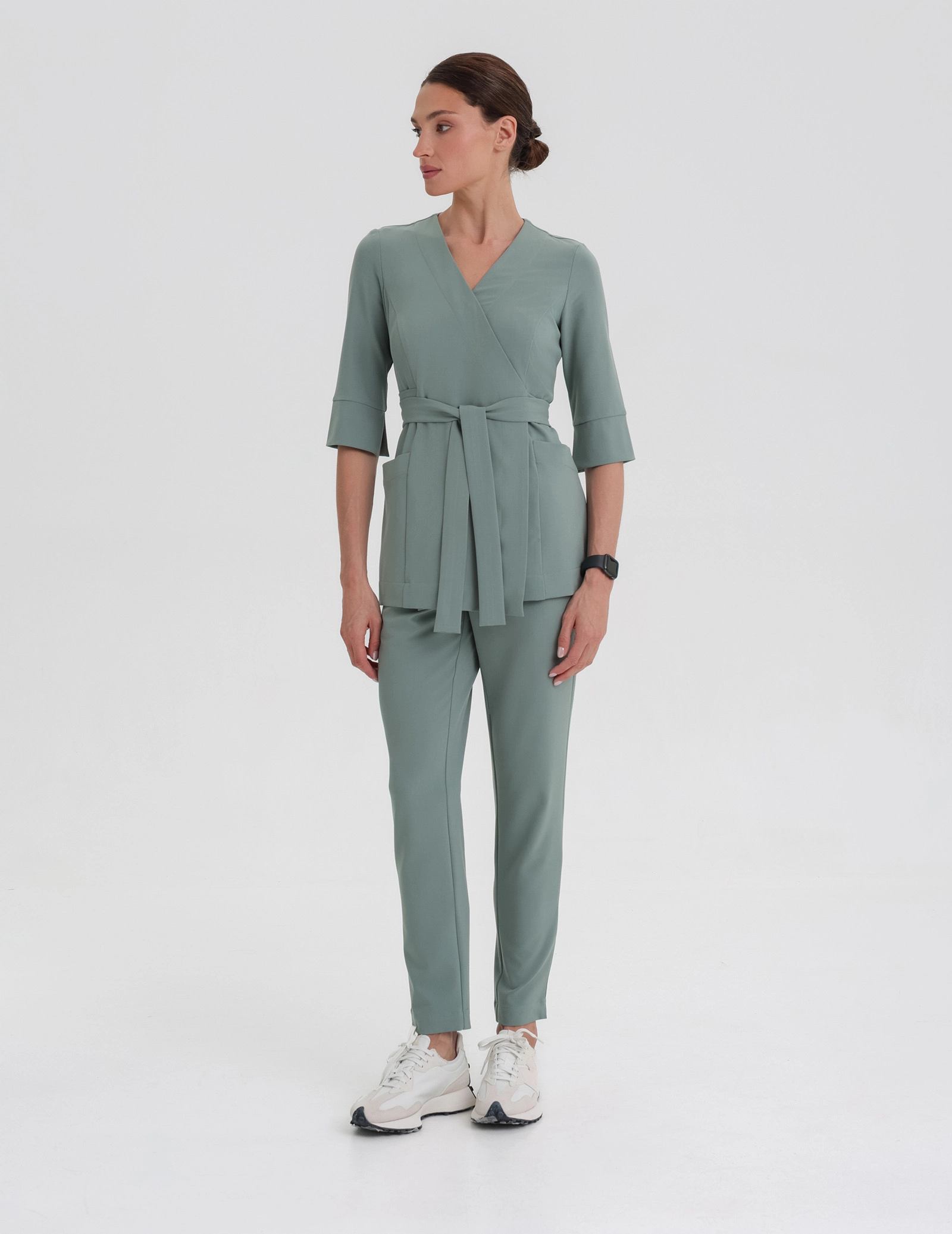 Bluza medyczna wiązana Rosalie - WOODROSE
