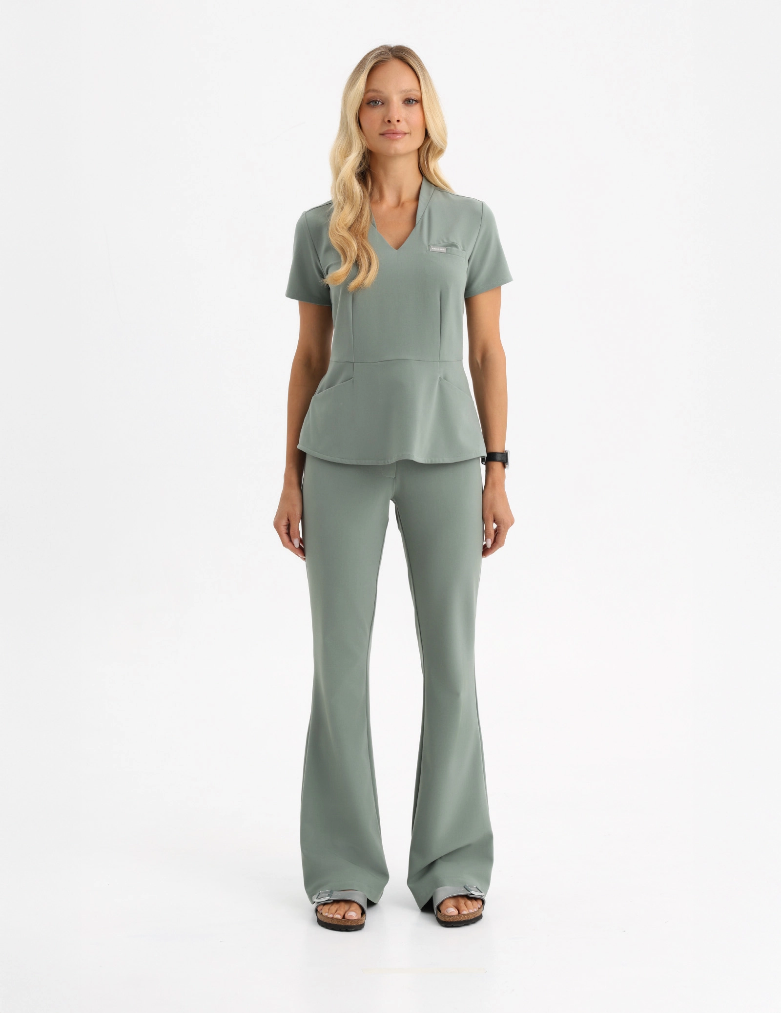 Bluza Medyczna Kori - DUSTY GREEN Bluza Medyczna Kori - DUSTY GREEN