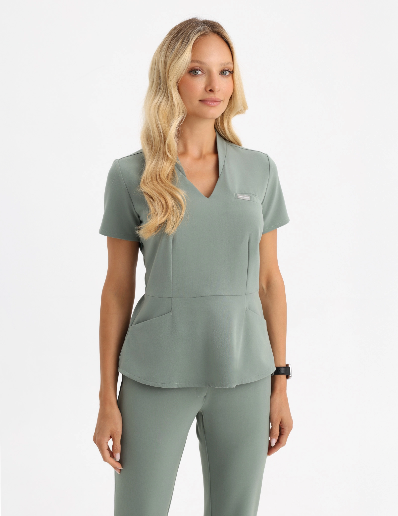 Bluza Medyczna Kori - DUSTY GREEN Bluza Medyczna Kori - DUSTY GREEN